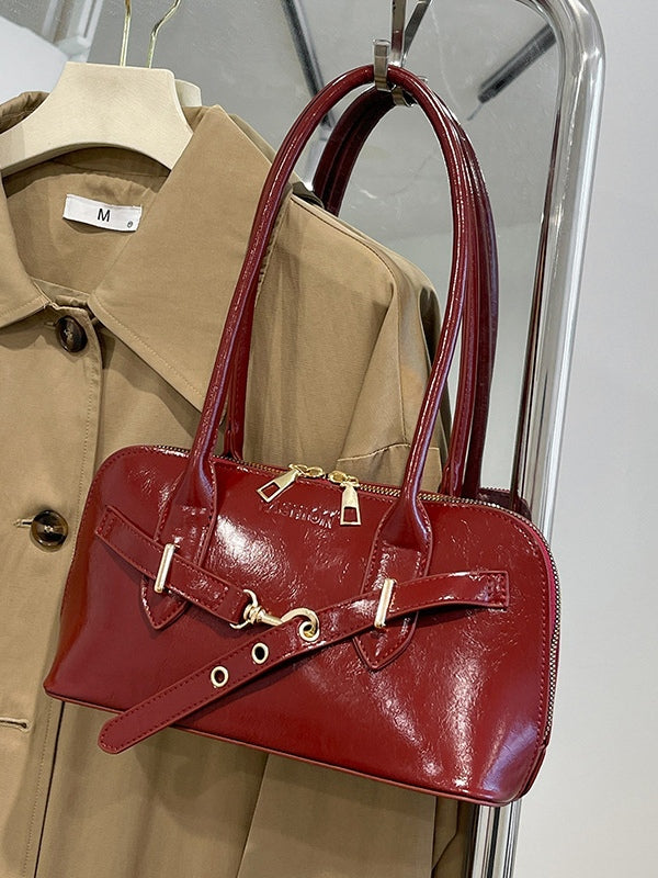 Vintage-Inspired Shell Handheld and Crossbody Bag