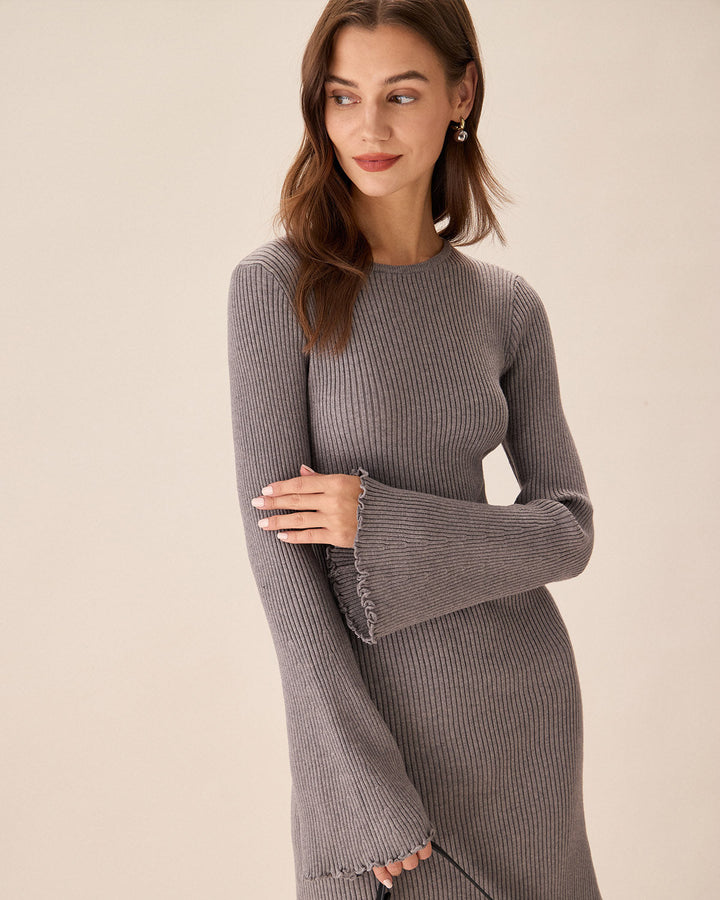 Graues Minikleid mit U-Boot-Ausschnitt und Pullover-Stil