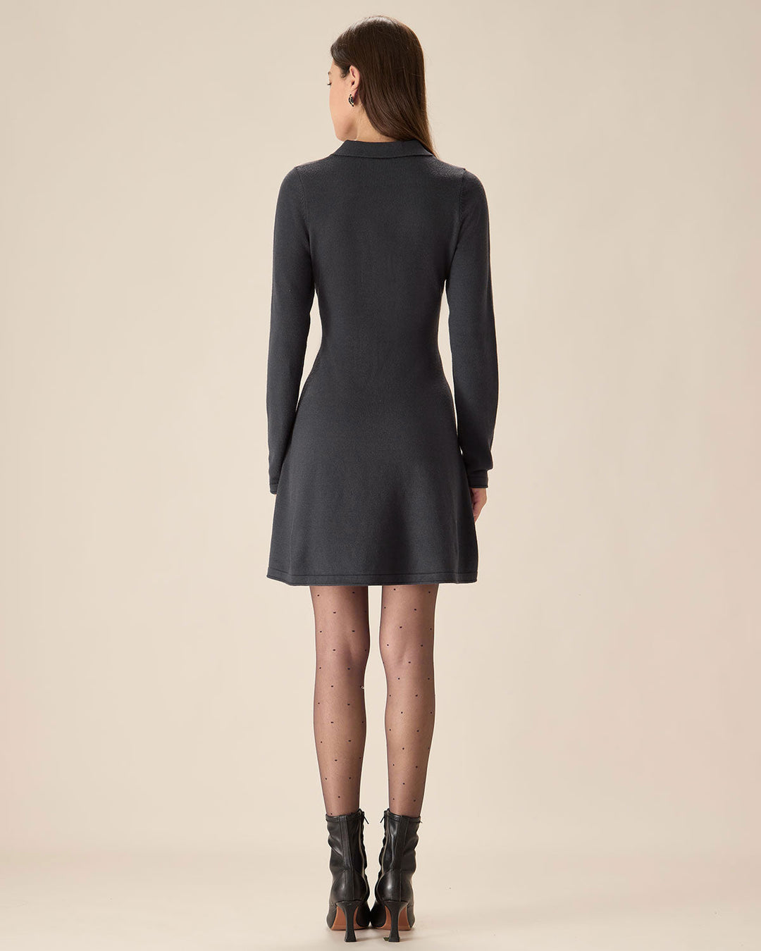 Graues, plissiertes Minikleid mit Pullover-Design