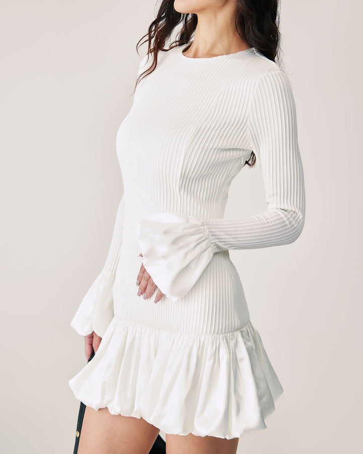Weißes Minikleid mit Schnittmuster