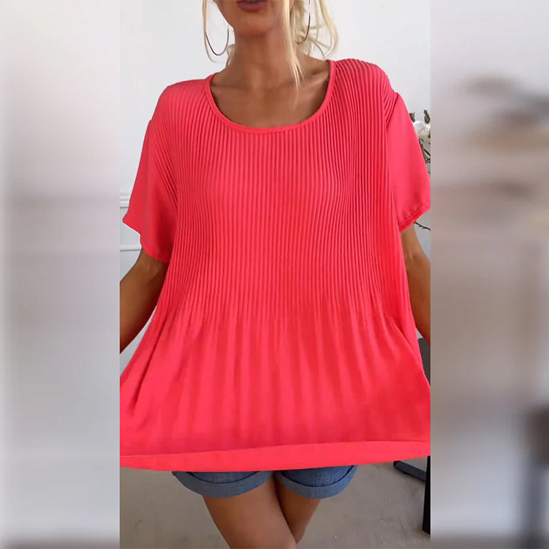 חולצה עם קפלים בצבע אחיד וצווארון עגול