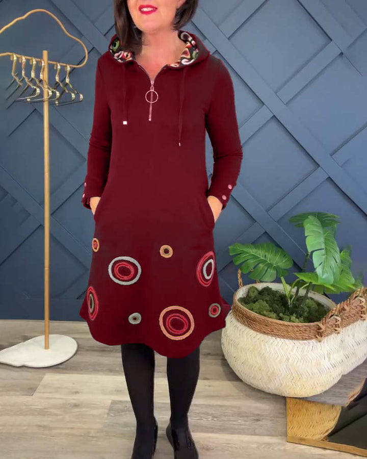 שמלה קז'ואלית עם קפוצ'ון, הדפס עיגול ורוכסן