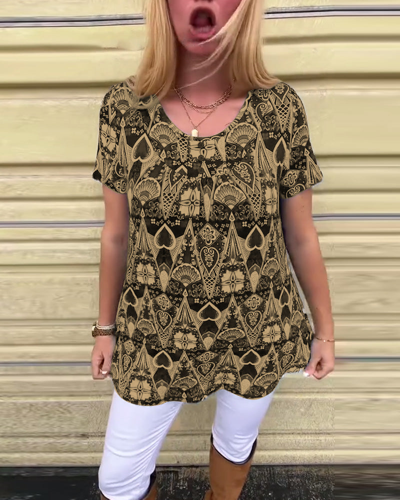 חולצת טי בהשראת וינטג' עם הדפס גרפי