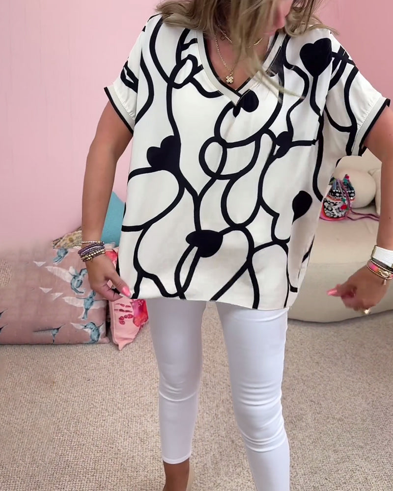 V-Neck Casual Short Sleeve Top with Contrasting Print