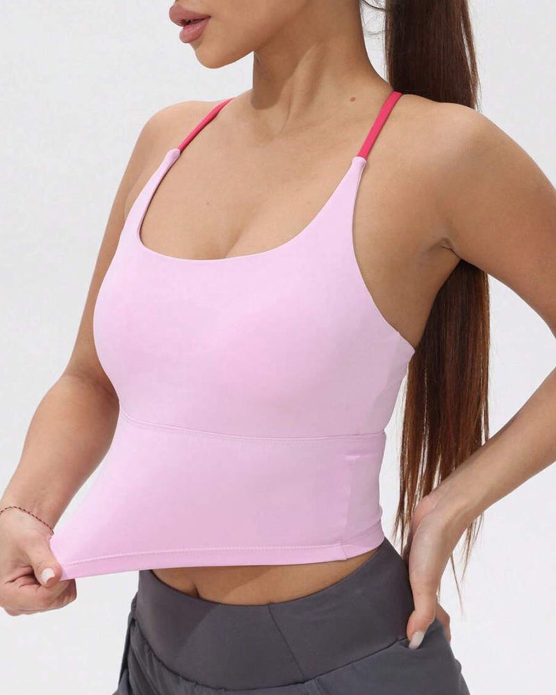 גופיית ביצועים עם תמיכה מובנית לחזה