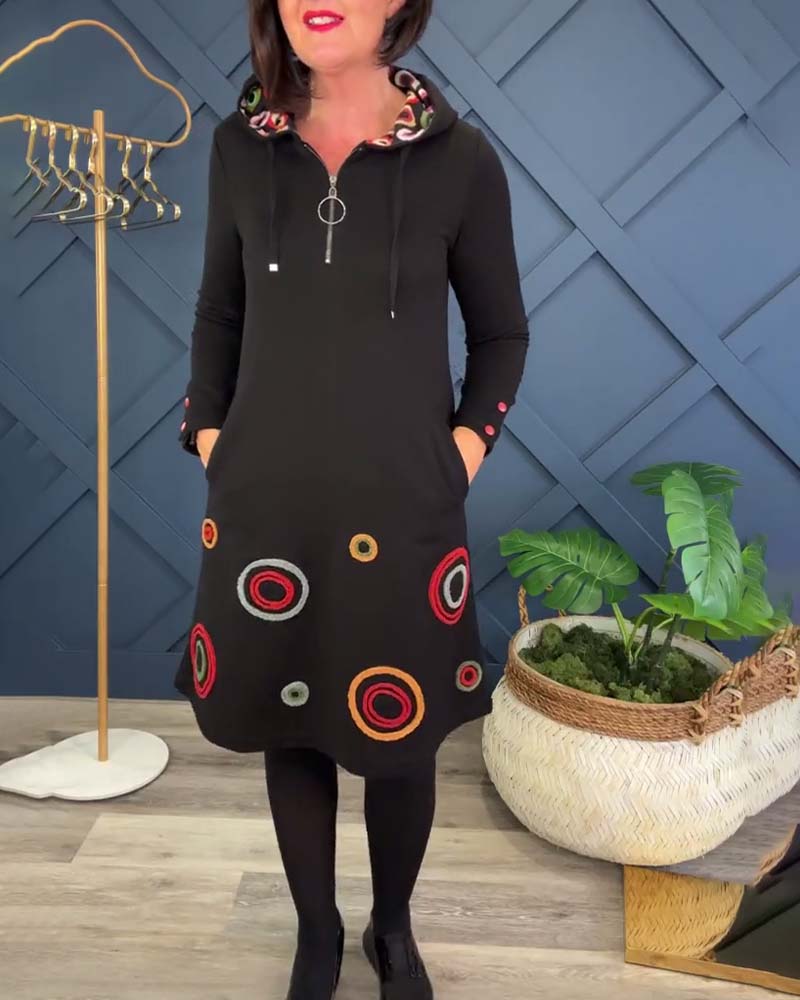 שמלה קז'ואלית עם קפוצ'ון, הדפס עיגול ורוכסן