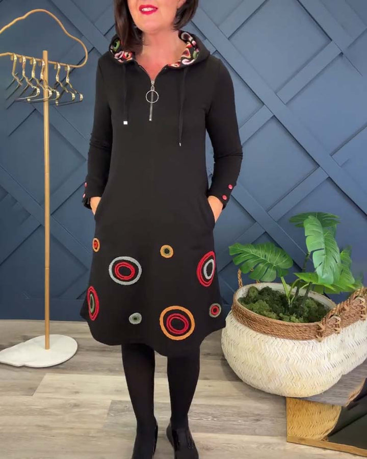 שמלה קז'ואלית עם קפוצ'ון, הדפס עיגול ורוכסן
