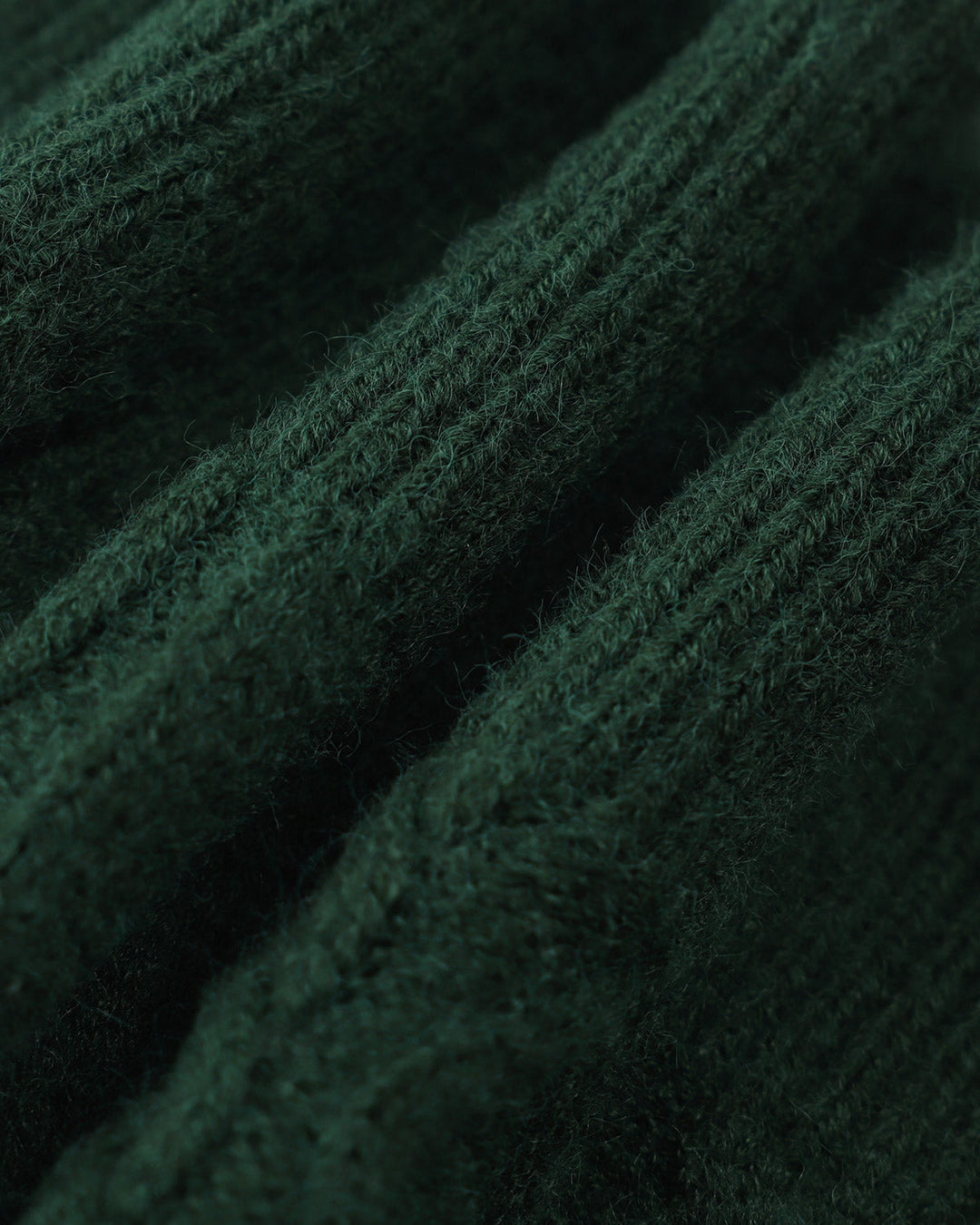 Green Romance – Rundhals-Pullover mit Zopfmuster