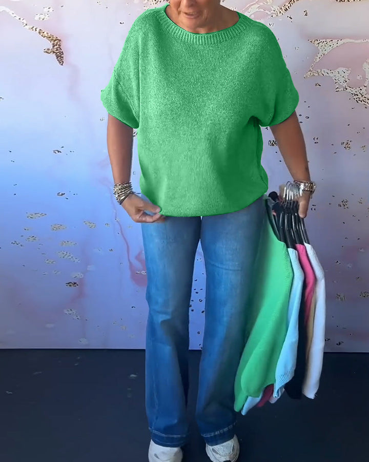 סוודר בצבע אחיד עם גזרה נינוחה וצווארון עגול