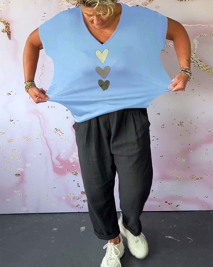 חולצת אהבה עם צווארון V ושרוולים קצרים