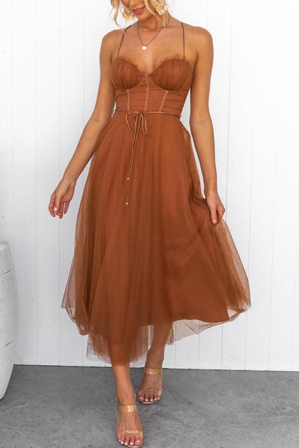 Chic Chiffon Maxi Dress with Suspenders for a Modern Princess Look