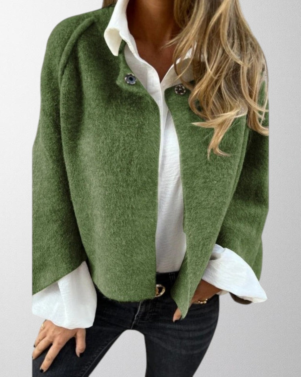 Olivia – Chic Short Jacket with Stylish Flared Sleeves