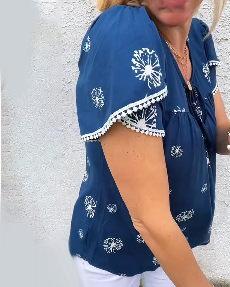 חולצה עם שרוולי כותרת עלי כותרת