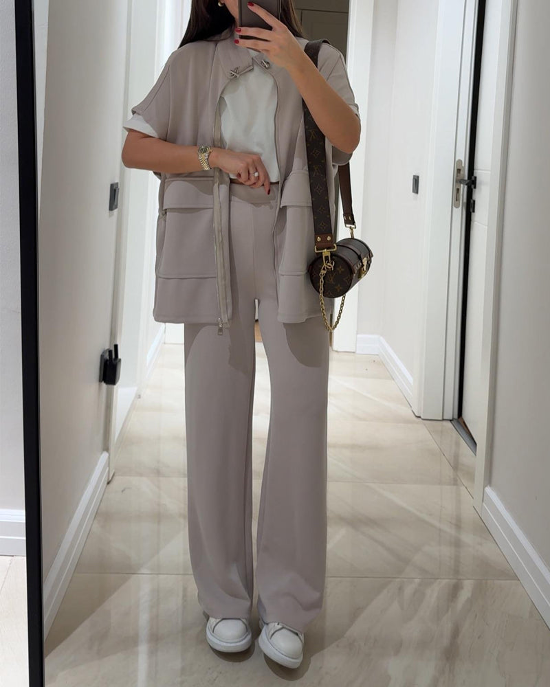 סט טופ ומכנסיים בגזרה נמתחת עם מותן רגוע