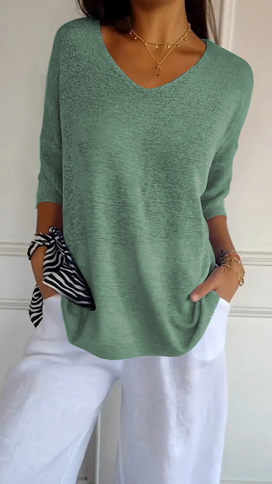 V-Neck Solid Color Knit Top