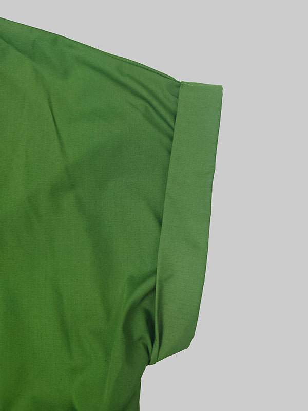 V-Neck Maxi Dress with Pleated Pockets and Loose Short Sleeves in Solid Colors