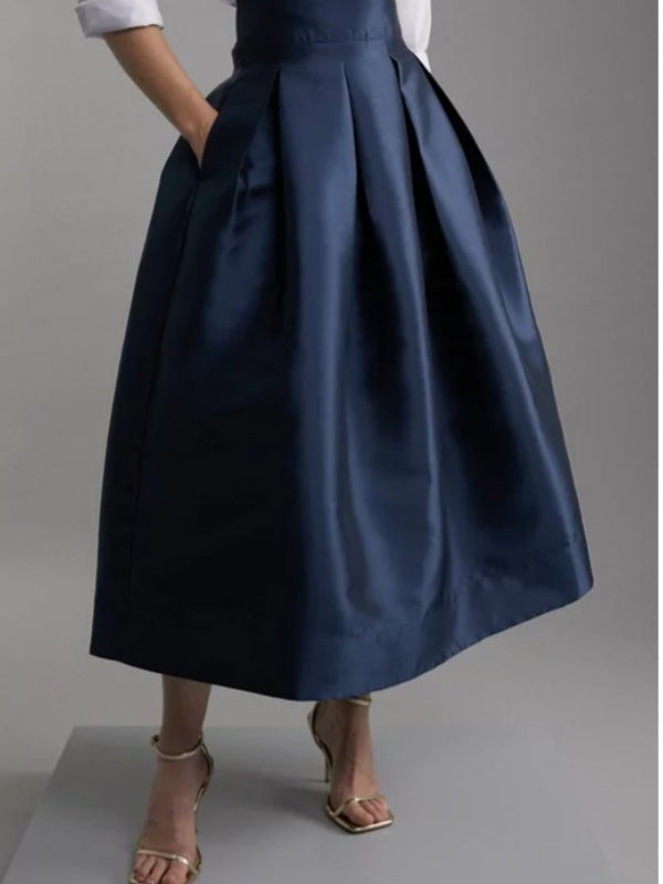 Solid Color High-Waisted A-Line Pleated Skirt with Zipper