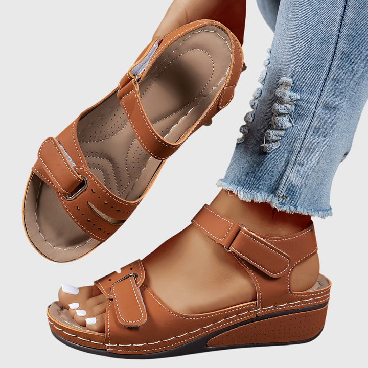 Hana - Comfort-Focused Orthopedic Sandals