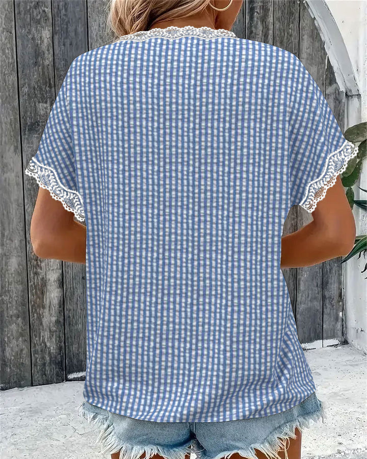 חולצה עם צווארון עגול וטלאים של תחרה