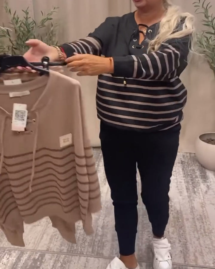 סט שני חלקים של מכנסי ספורט בגזרה קז'ואלית עם פסים עד הקרסול