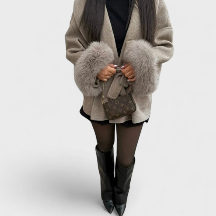 Woolcat – Stylish Coat Featuring Luxurious Faux Fur Accents