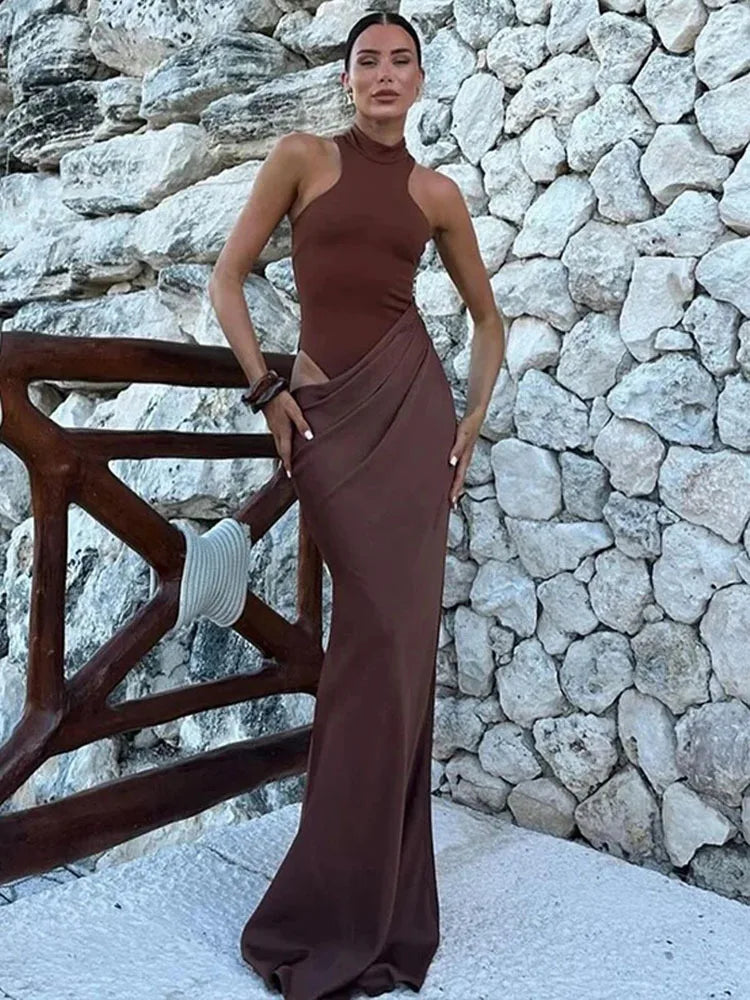 Chic Cutout Maxi Dress with Sculpted Design