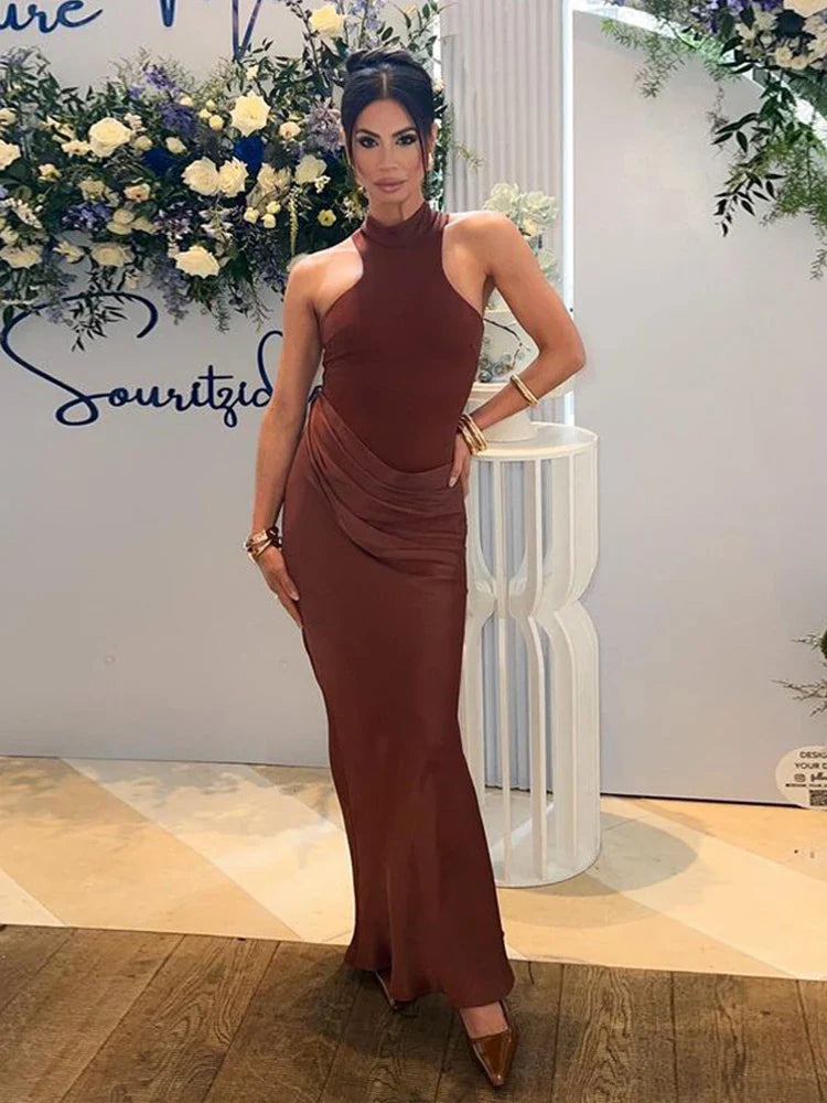 Chic Cutout Maxi Dress with Sculpted Design