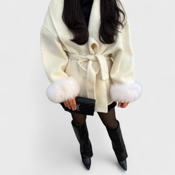 Woolcat – Stylish Coat Featuring Luxurious Faux Fur Accents