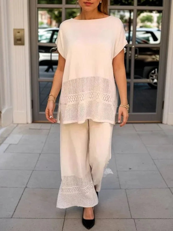 סט של חולצה עם צווארון עגול ושרוולים קצרים בעיצוב חלול ומכנסיים רחבים