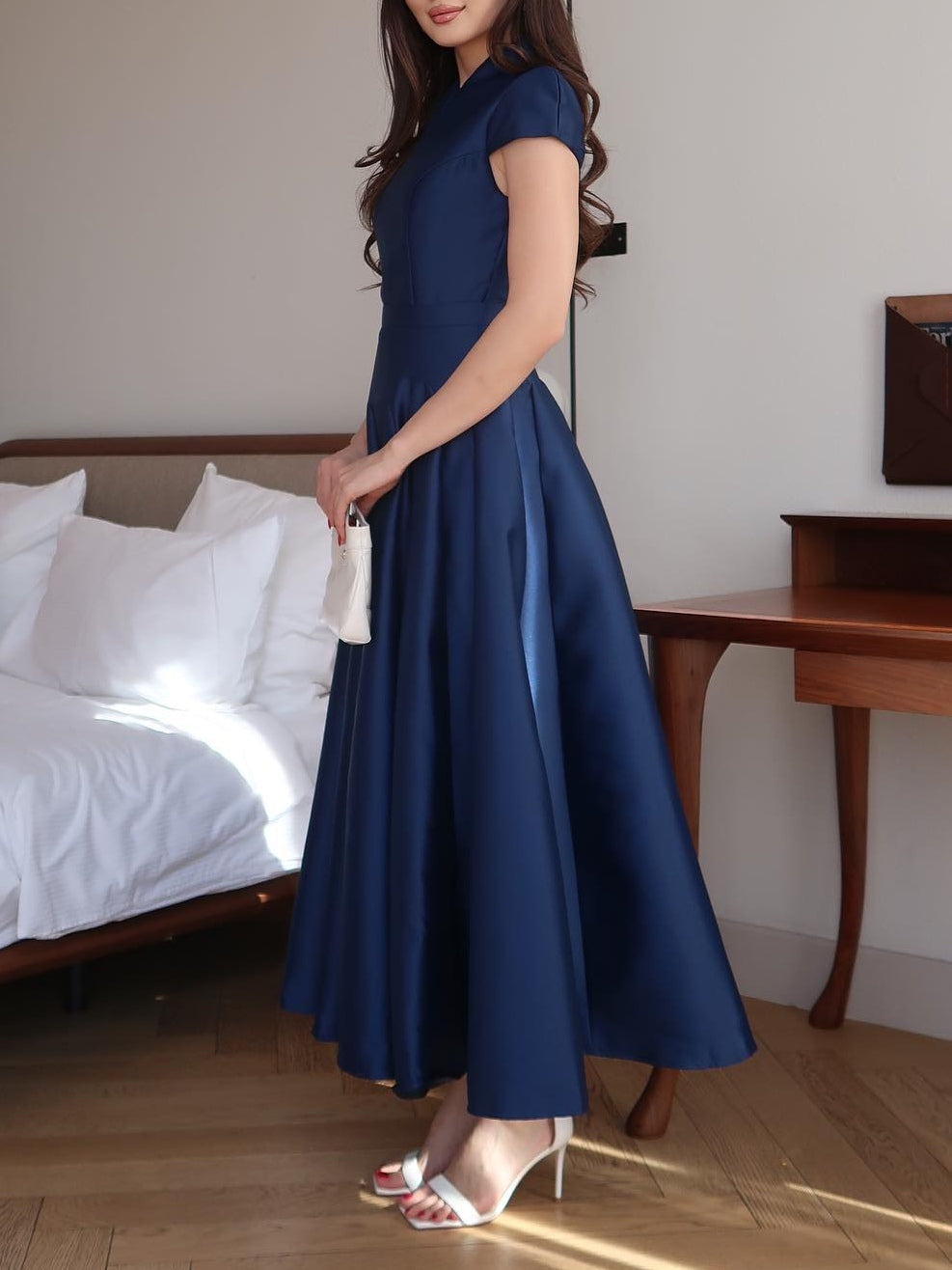 Chic Dark Blue V-Neck Maxi Dress