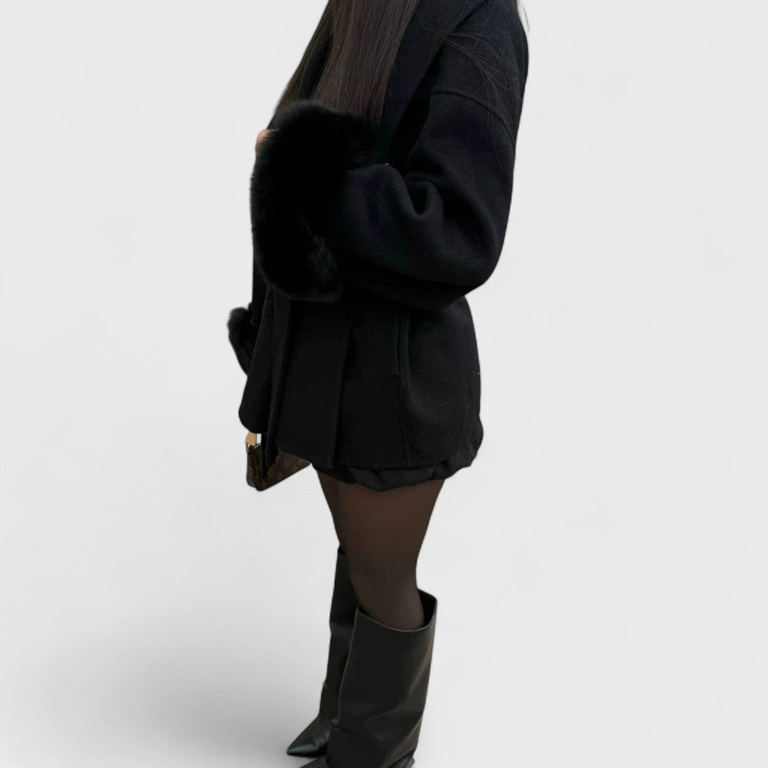 Woolcat – Stylish Coat Featuring Luxurious Faux Fur Accents