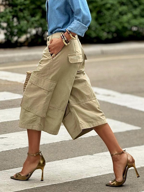 Relaxed Fit Wide Leg Capri Pants with Buttoned Pockets and Solid Color Split-Joint Design