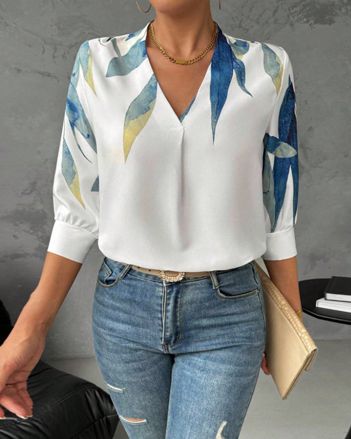 Trendy V-Neck Printed Blouse for Versatile Styling