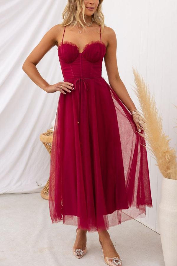 Chic Chiffon Maxi Dress with Suspenders for a Modern Princess Look