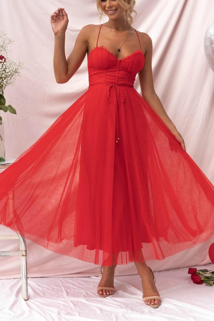 Chic Chiffon Maxi Dress with Suspenders for a Modern Princess Look