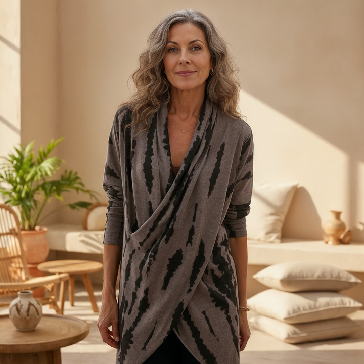 Celinae - Modern Flair Top