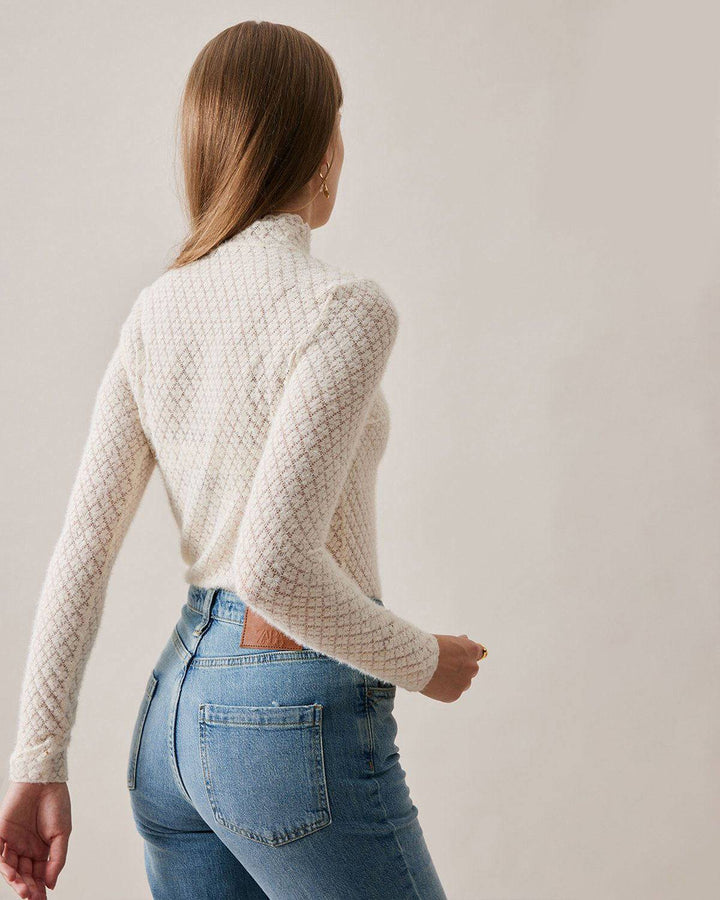 Transparente Strickmode עם עיצוב פרחוני