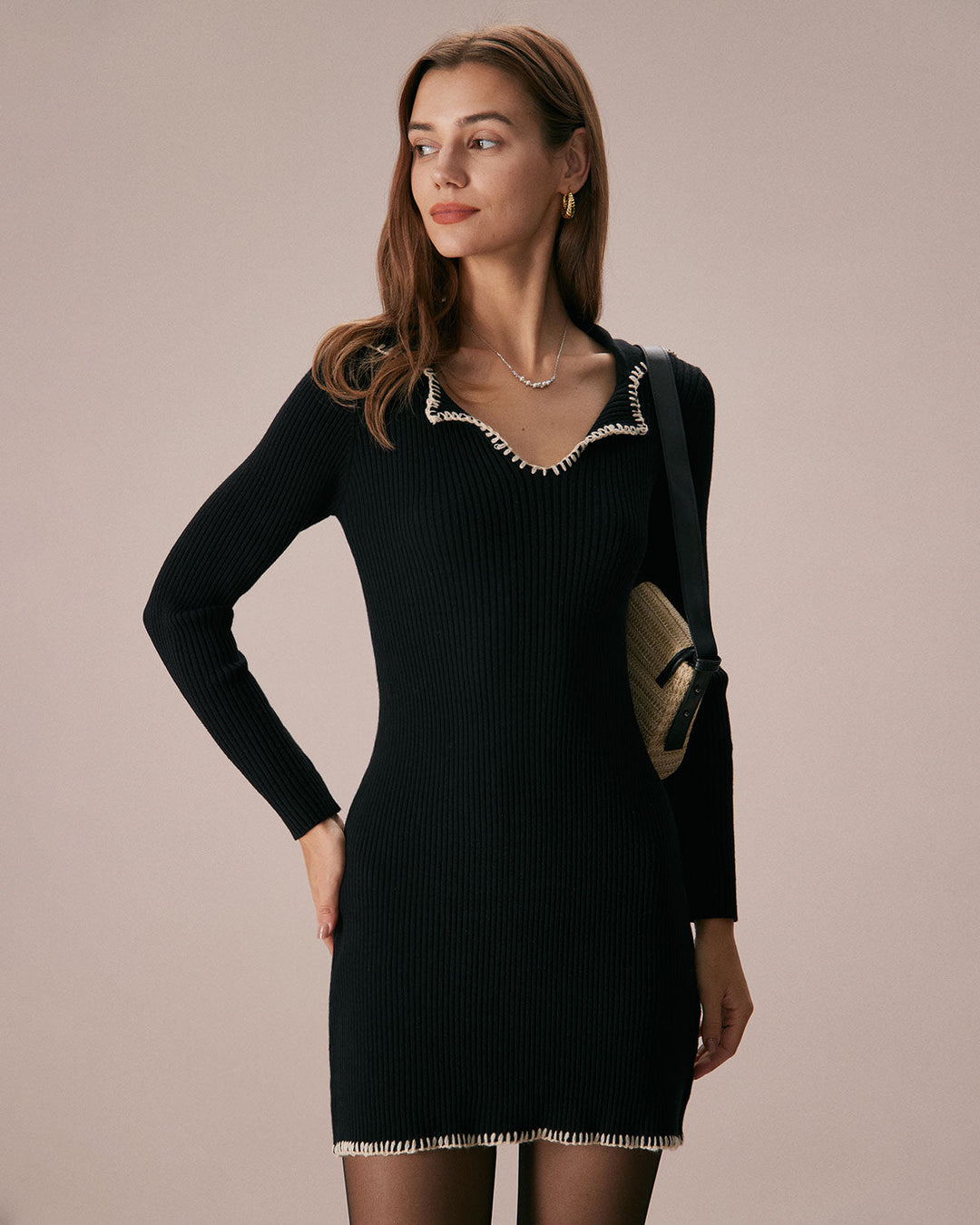 Schwarzes Minikleid mit Kontrastnähten