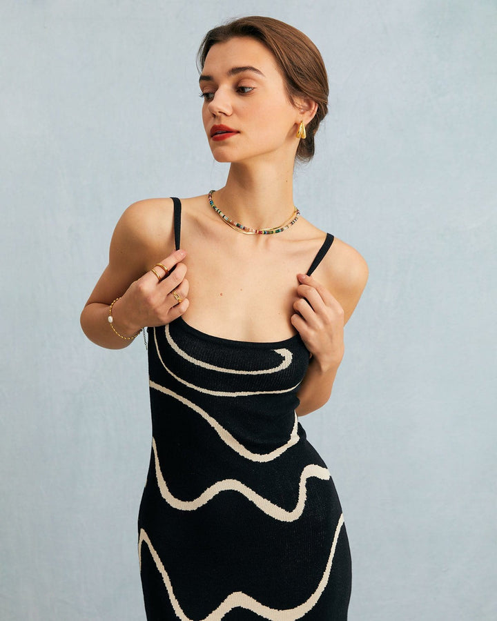 Das Black Wave – Midi-Strickkleid mit Wellenförmigem Saum