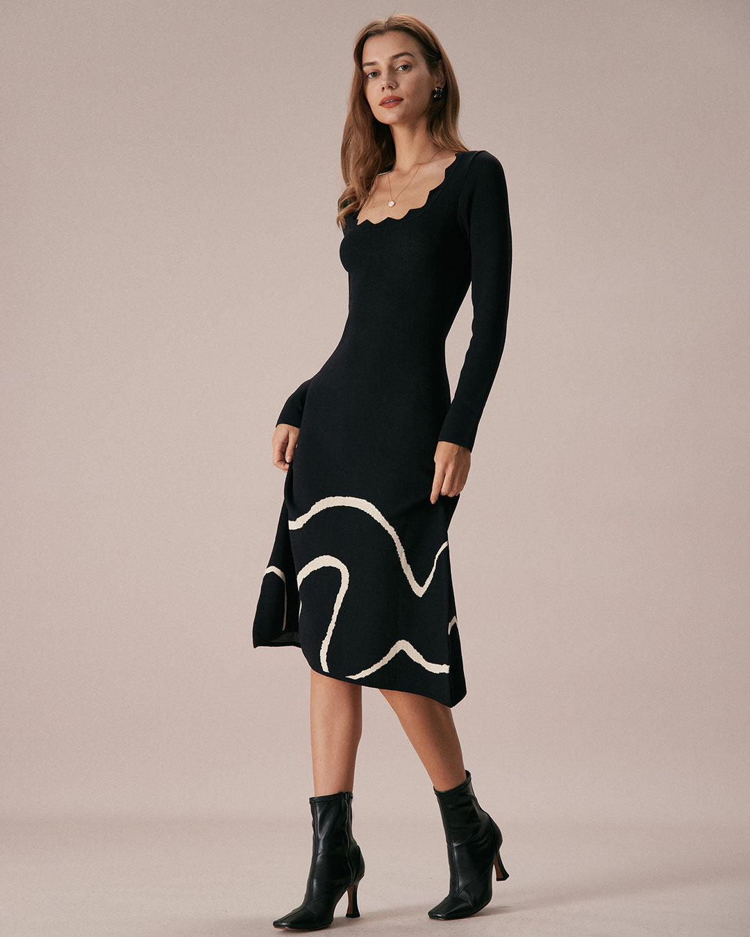 Das Black Wave – Midi-Pulloverkleid mit Wellen-Design