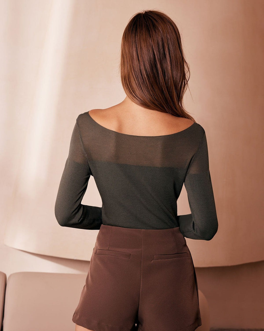 Transparente Strickbluse mit U-Boot-Ausschnitt ב-Olivgrün