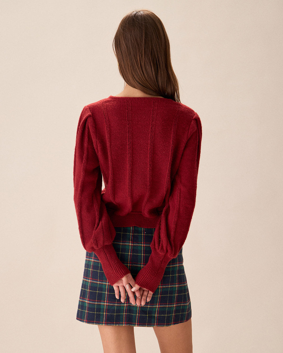 Einreihige Strickjacke mit roten Ballonärmeln