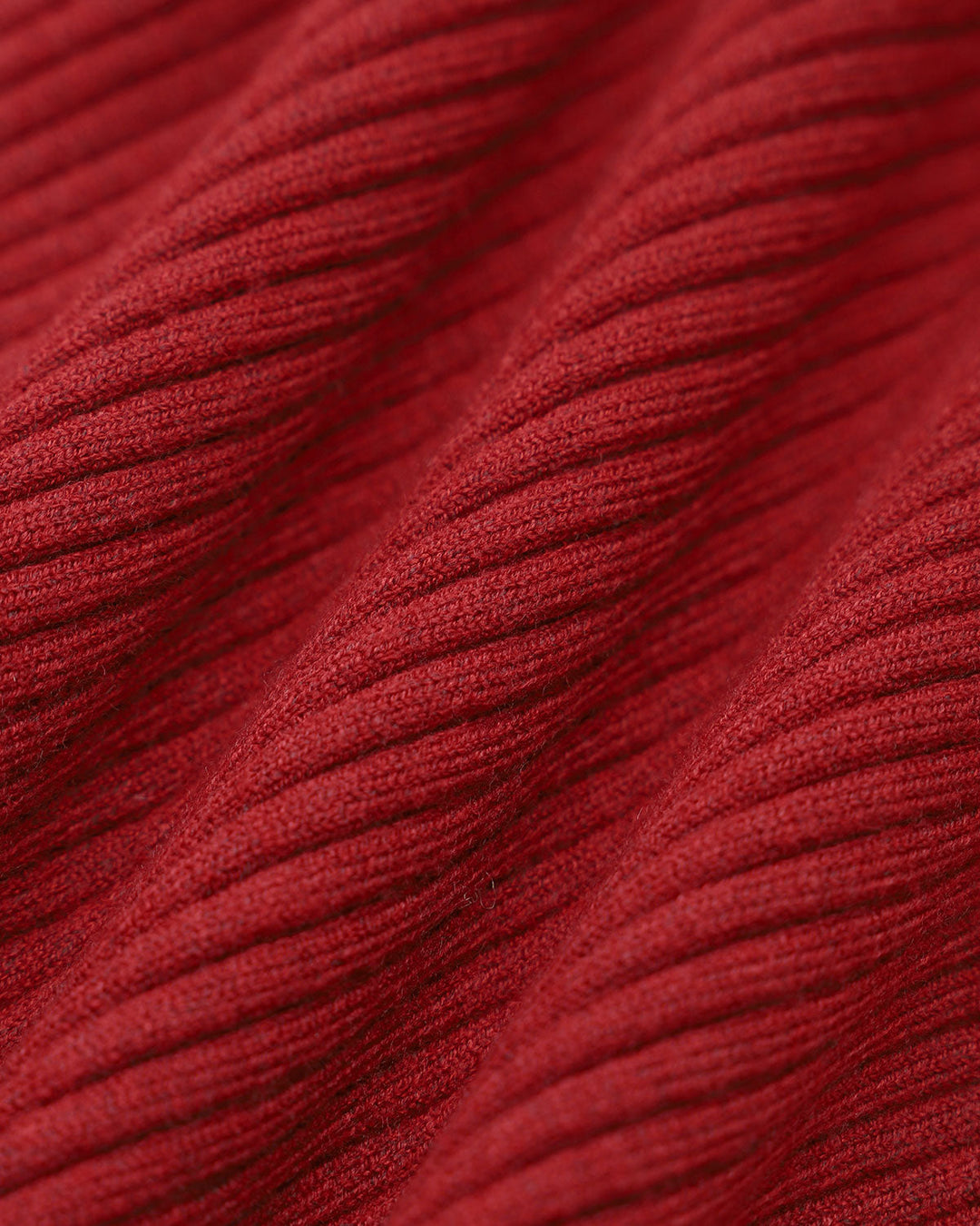 Rotes, tailliertes Pulloverleid mit Glockenärmeln