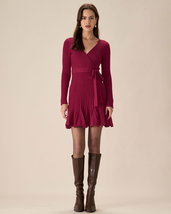Rotweinfarbener Wickelpullover-Minikleid