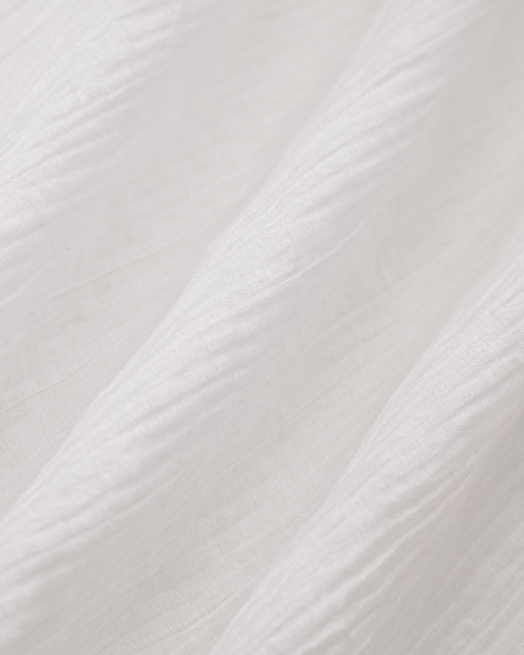 Schwarzes, geripptes Maxikleid mit kontrastierenden פרטים aus Strick