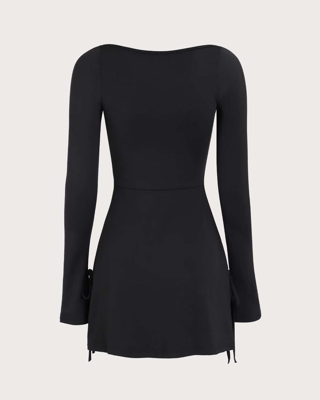 Schwarzes Damen-Minikleid mit eckigem Ausschnitt und langen Ärmeln
