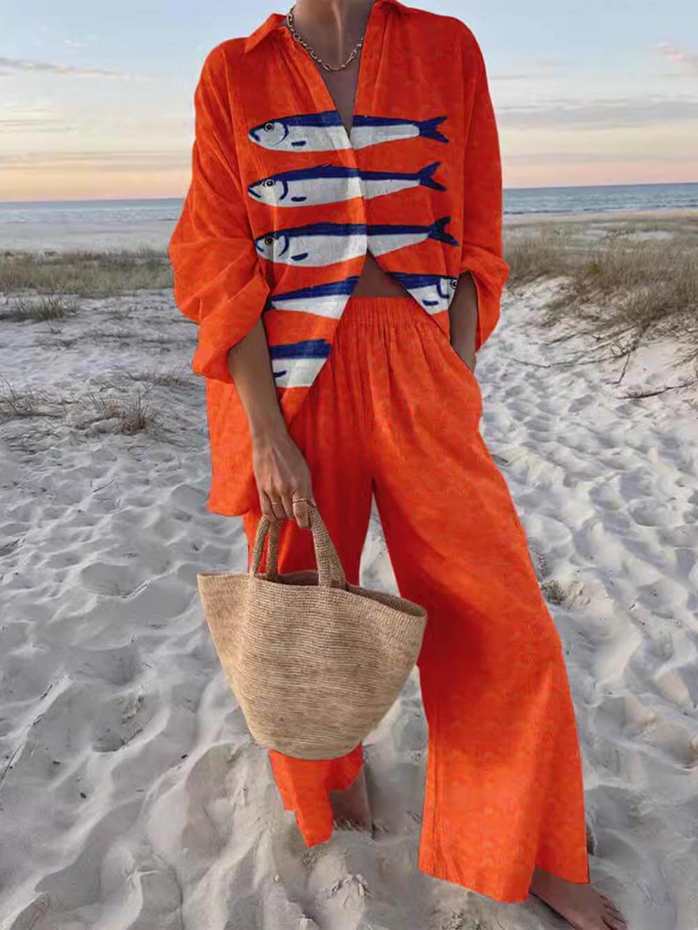 סט חולצה גדולה ומכנסיים רחבים עם הדפס קז'ואל ייחודי