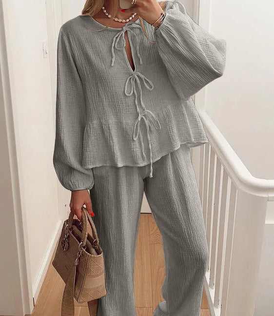 סט תואם של טופ ומכנסיים בצבע אחיד עם שרוכים