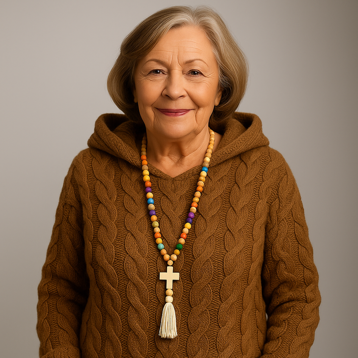 תמר מצב | סוודר עם כובע נעים ואלגנטי