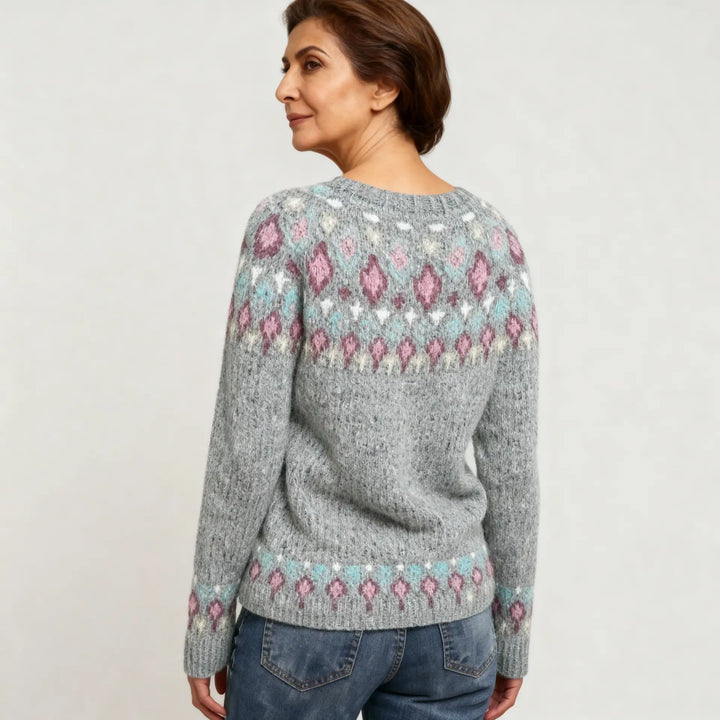 תמר מצב | סוודר רך וקלאסי